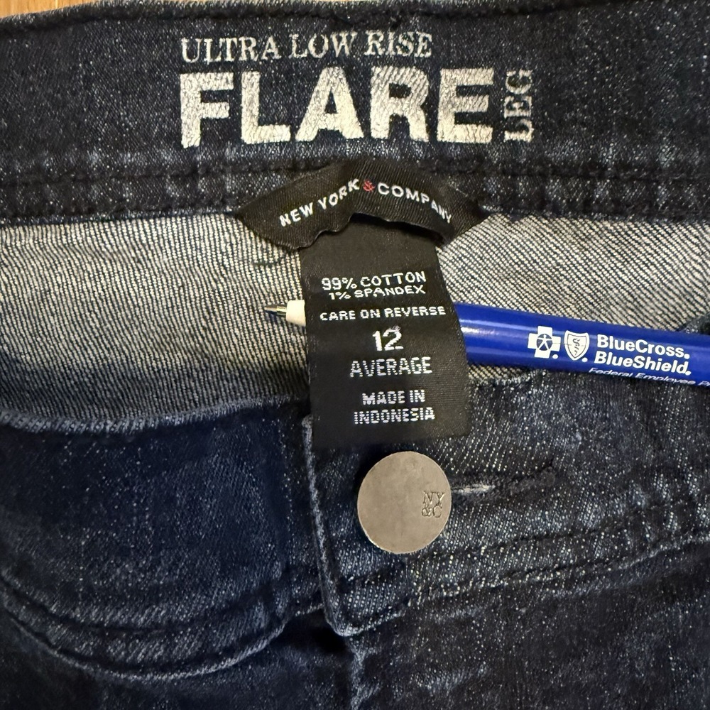 New York & Co. Jeans Women's‎ Size 12 Flare Leg Low Rise Pants (36x27.5) Hemmed - Picture 5 of 6